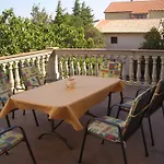 Mara Apartman