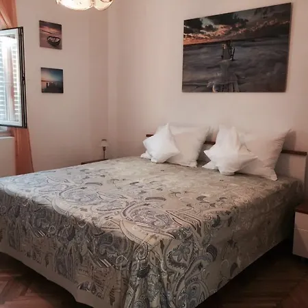 Mara * Novi Vinodolski